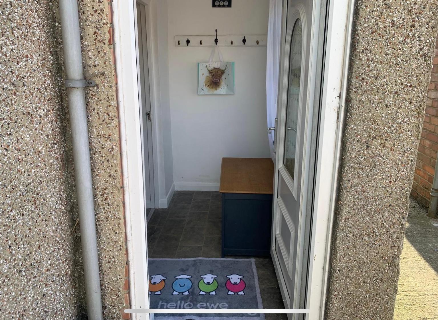 Lingfield Ewenique Views Pets Welcome