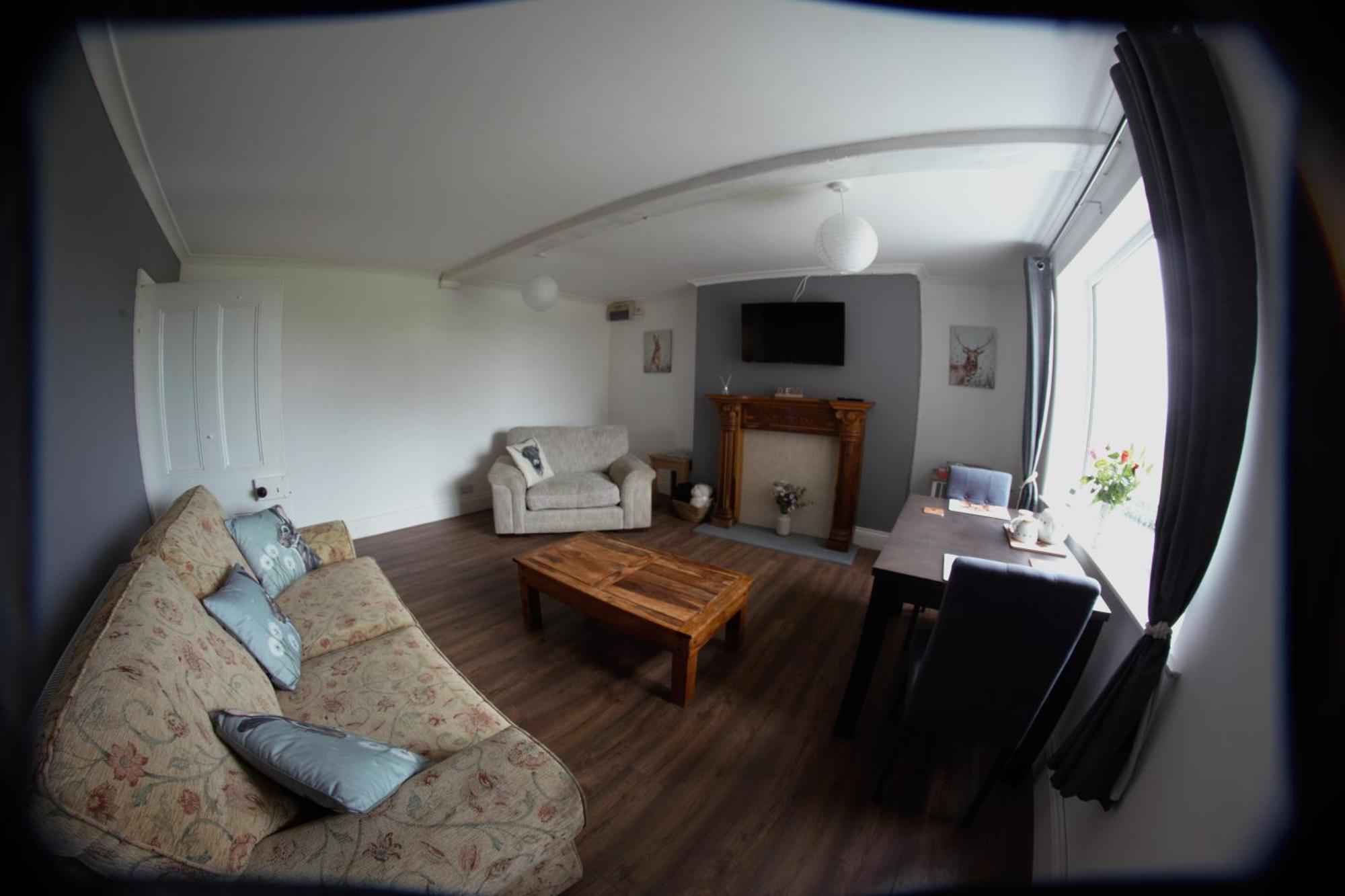 Apartment Lingfield Ewenique Views Pets Welcome